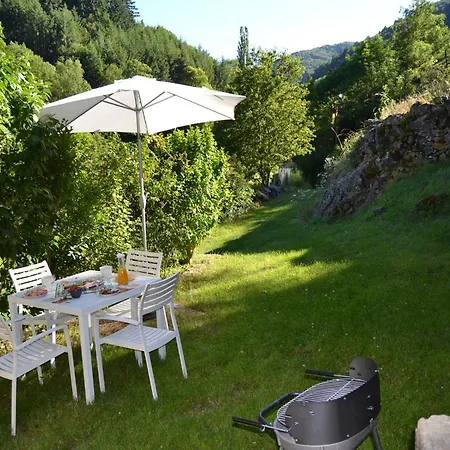 Дом отдыха Hideaway In *